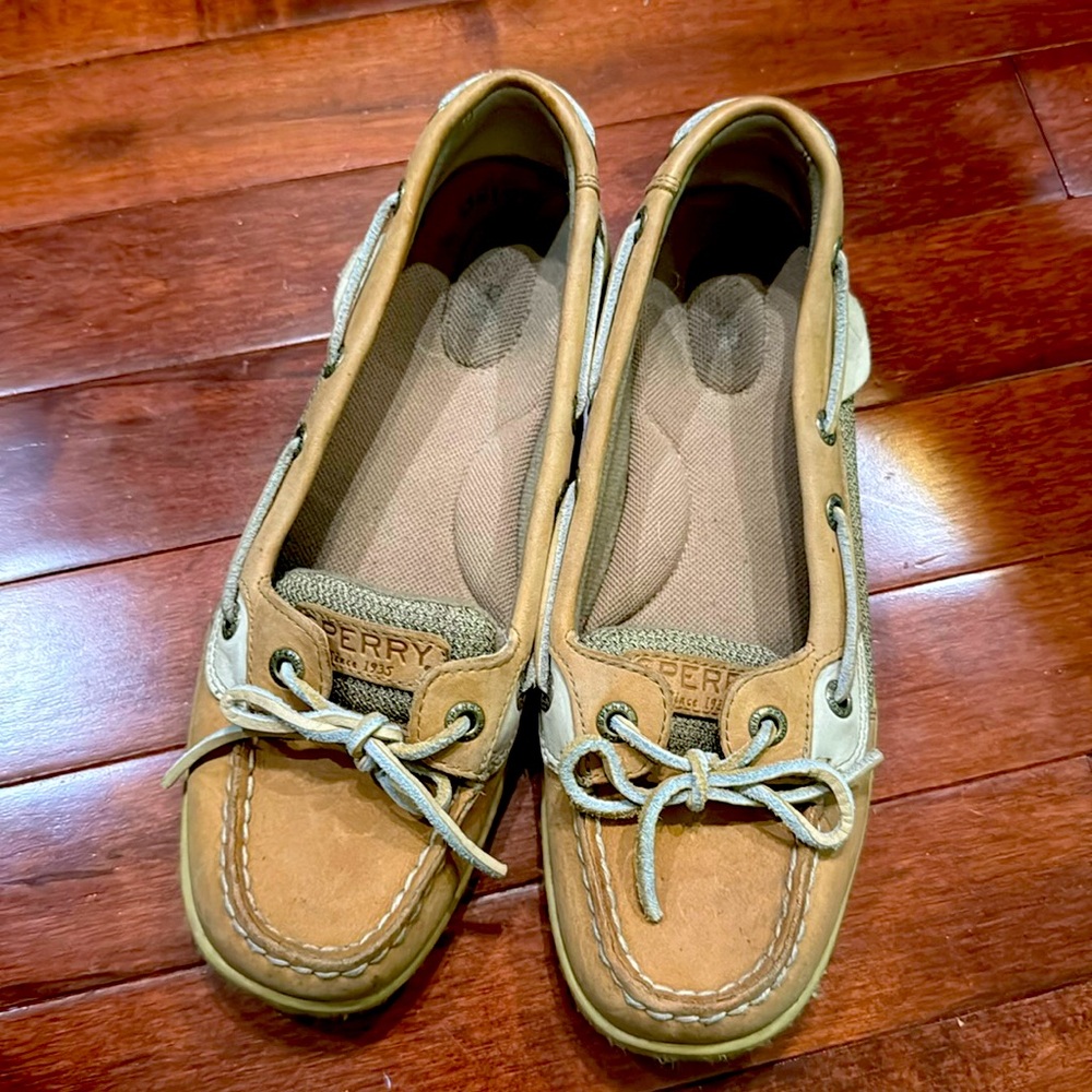 Sperry Women's Angelfish Varsity Boat Shoe 6.5